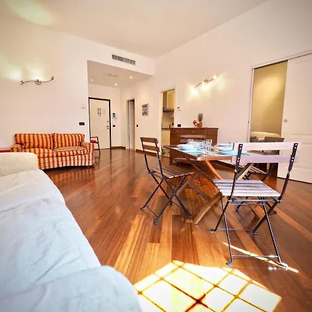 Casa Del Principe Amba Alagi 16 - Staz Marittima - Genovabb It Appartement